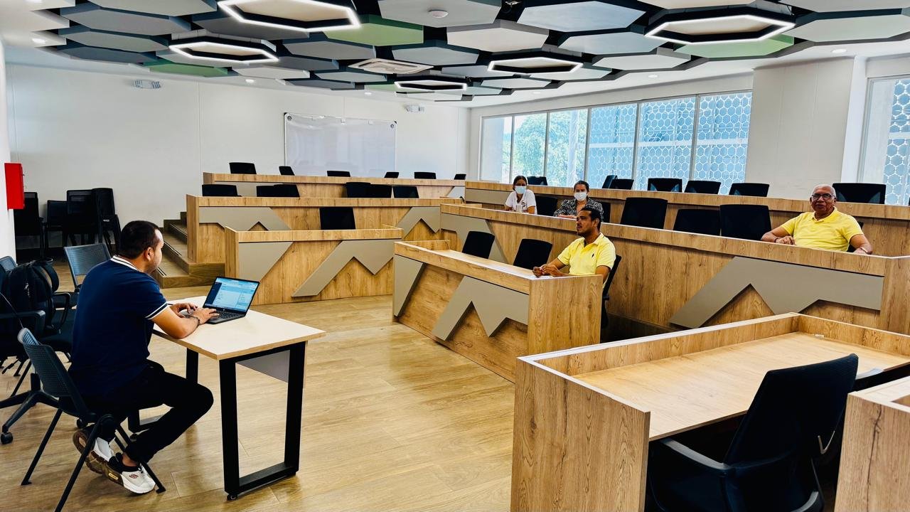 La Institución Educativa Pedro Castro Monsalvo fortalece su transformación digital al servicio de la comunidad educativa